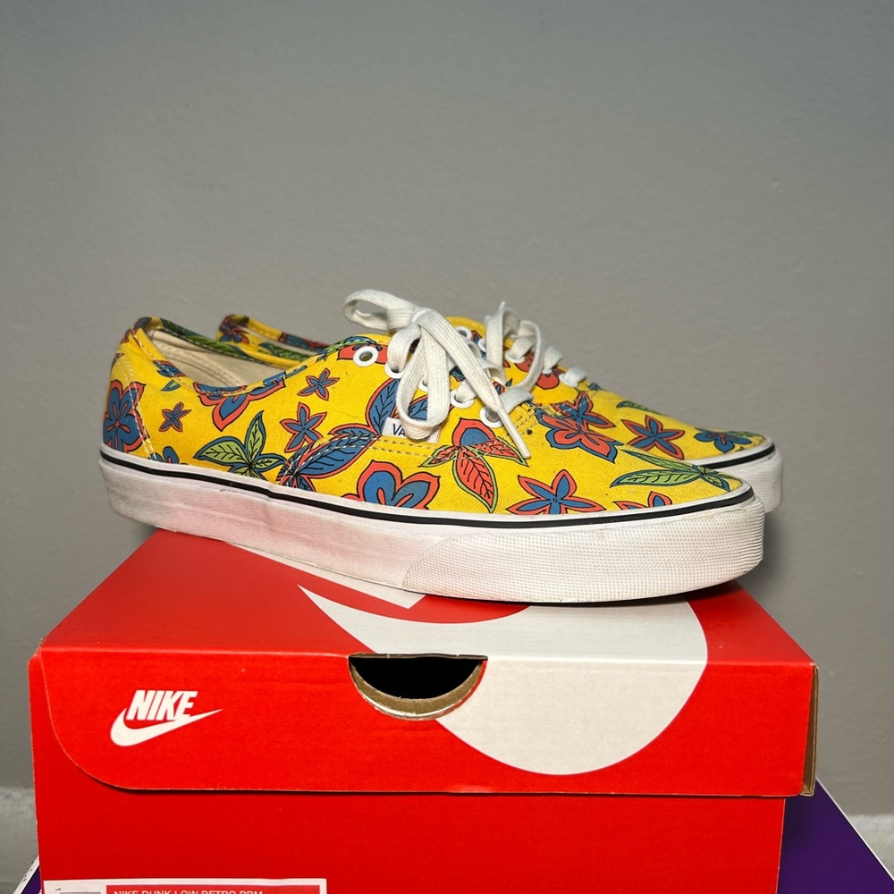 Vans Authentic “ Hawaii Edition “ Size 10.5 Used